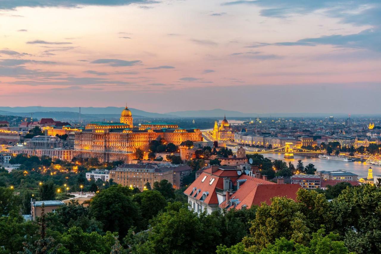 Apartment On Gellert Hill Downtown With Free Garage & Castle View Будапеща Екстериор снимка