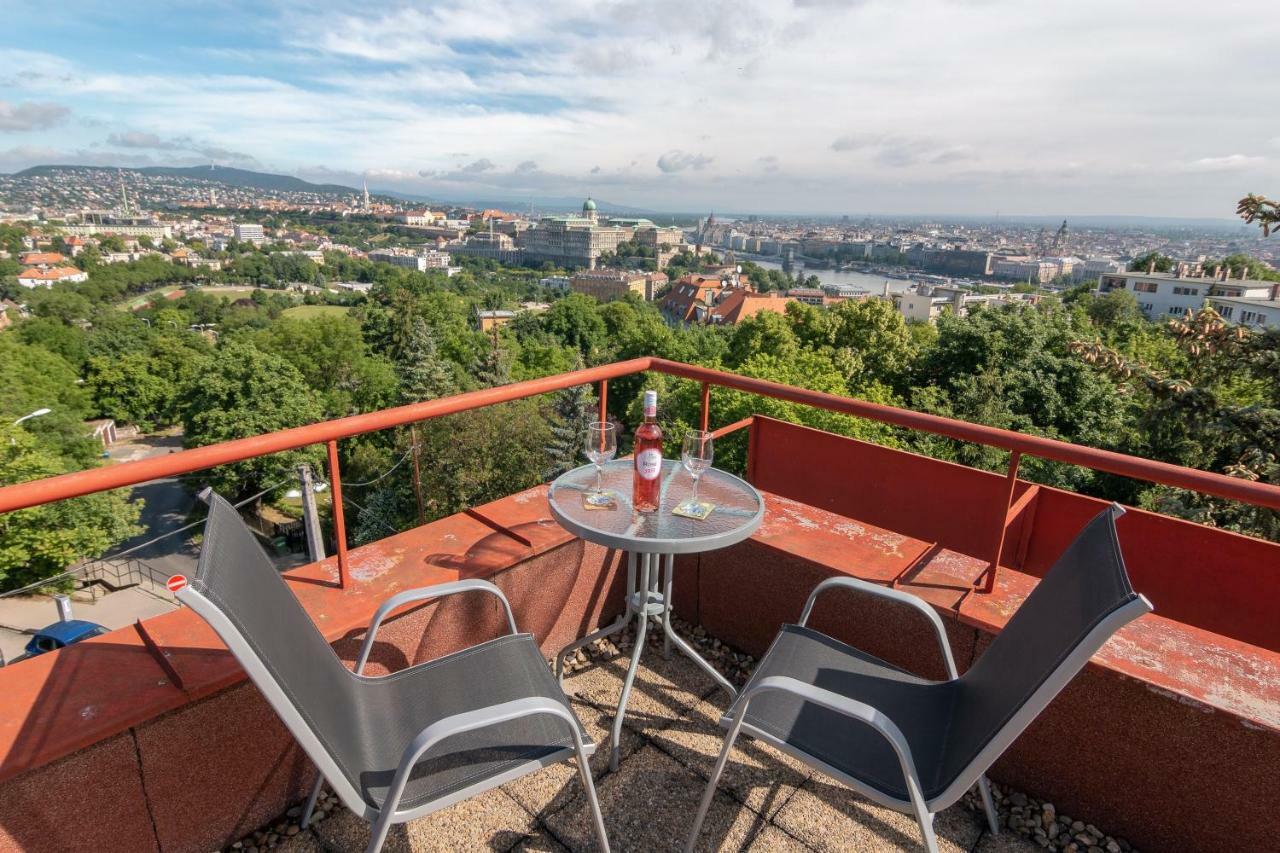 Apartment On Gellert Hill Downtown With Free Garage & Castle View Будапеща Екстериор снимка