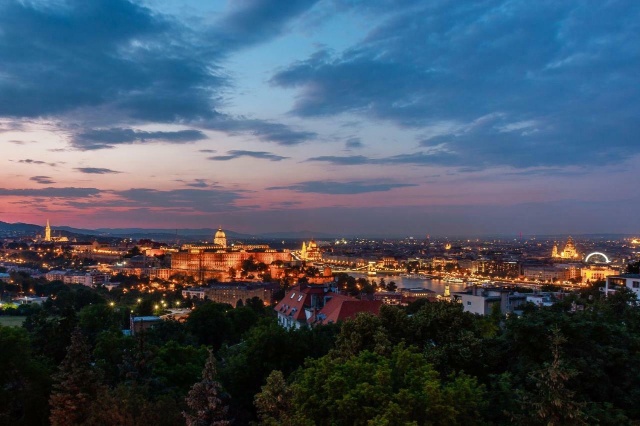 Apartment On Gellert Hill Downtown With Free Garage & Castle View Будапеща Екстериор снимка